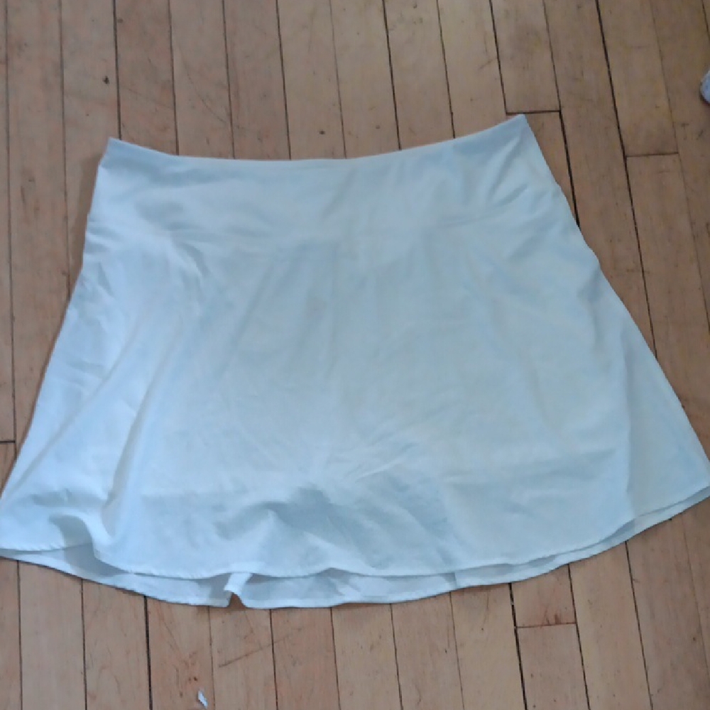 Maurices White Skort With Pockets